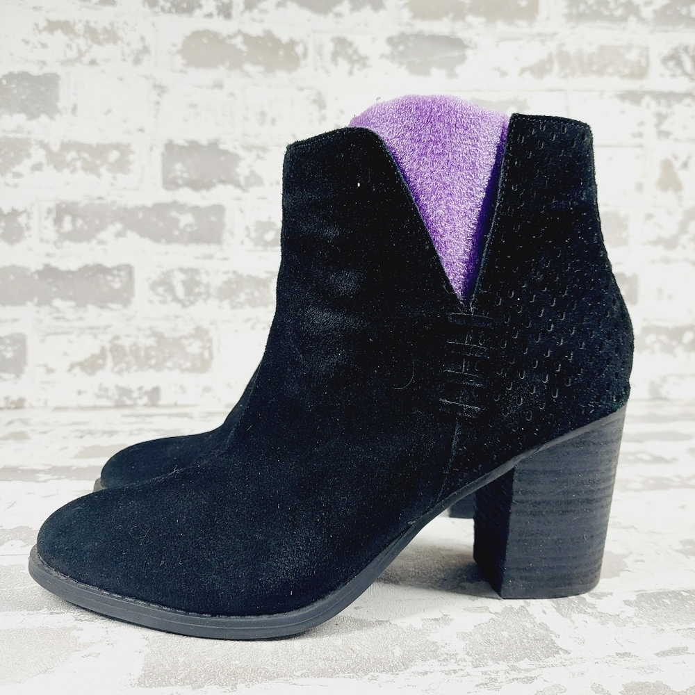 Steve Madden Shepp Black Suede Leather Almond Toe Block Heel Ankle Booties i479
